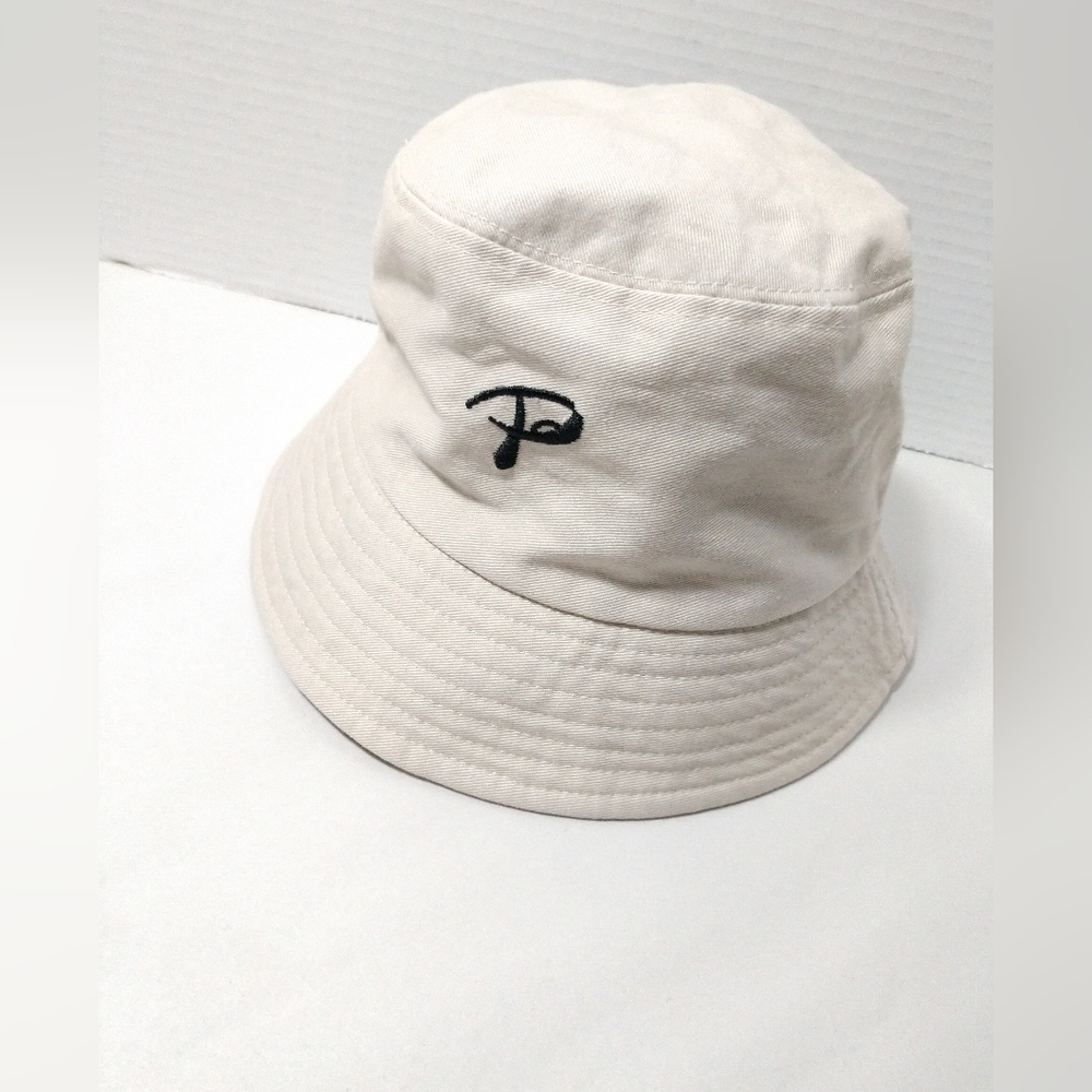 Bucket Hat Embroidered Letter P Beige Cotton Canvas Child Size